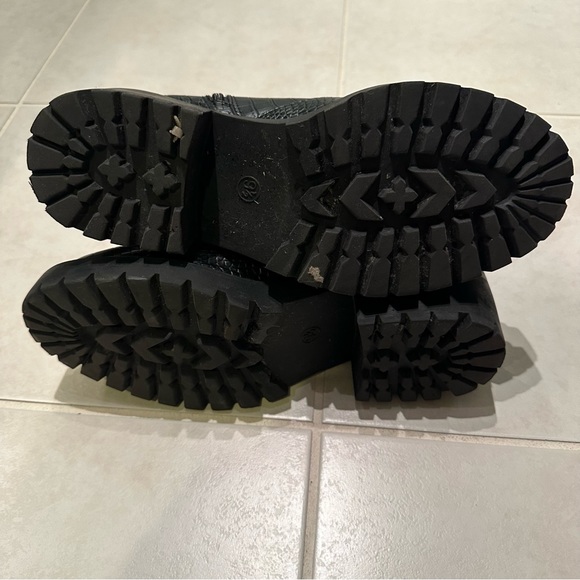 GUC Snake Faux Leather Combat Boots - Picture 4 of 4